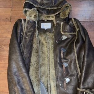 Laundry -Vintage good condition. Does has three  small nicks